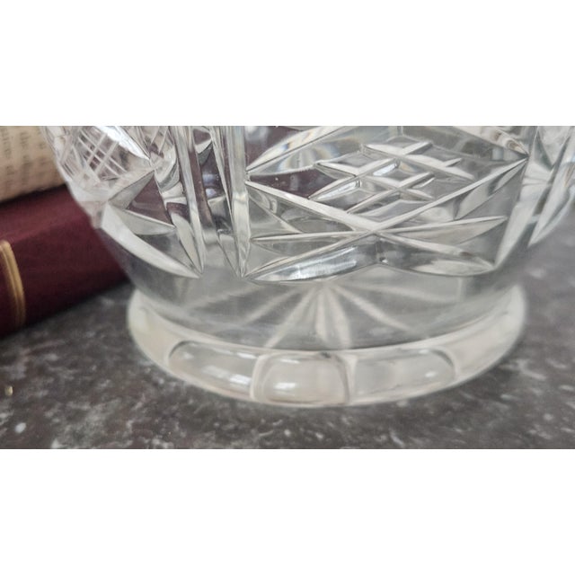 1960s 1960s Mid-Century Cut Modern Crystal Decanter With Faceted Stopper – Starburst and Crosshatch Pattern For Sale - Image 5 of 18