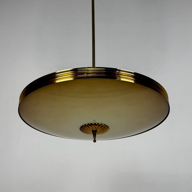 Mid-Century Modern Two Tone Glass and Brass Pendant Lamp by Pietro Chiesa for Fontana Arte, Italy, 1950s For Sale - Image 6 of 10