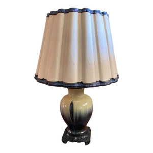 Fulper Style Lamp With Stylistic Shade