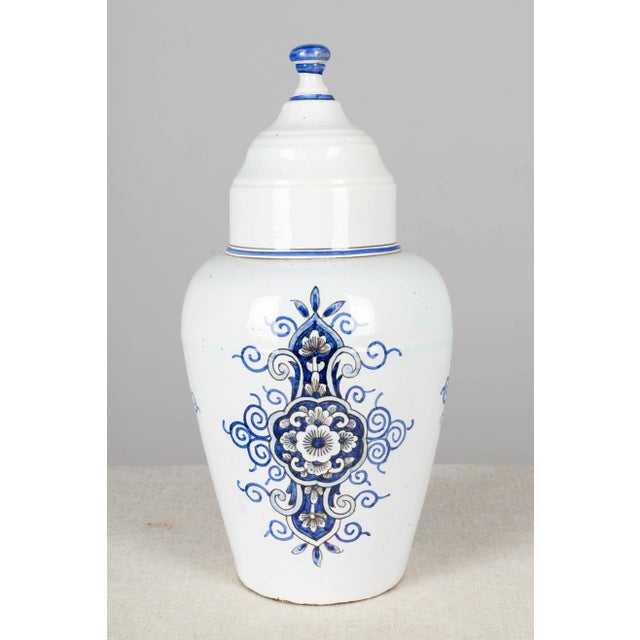 19th Century Delft Faience Apothecary Jar For Sale In Orlando - Image 6 of 12