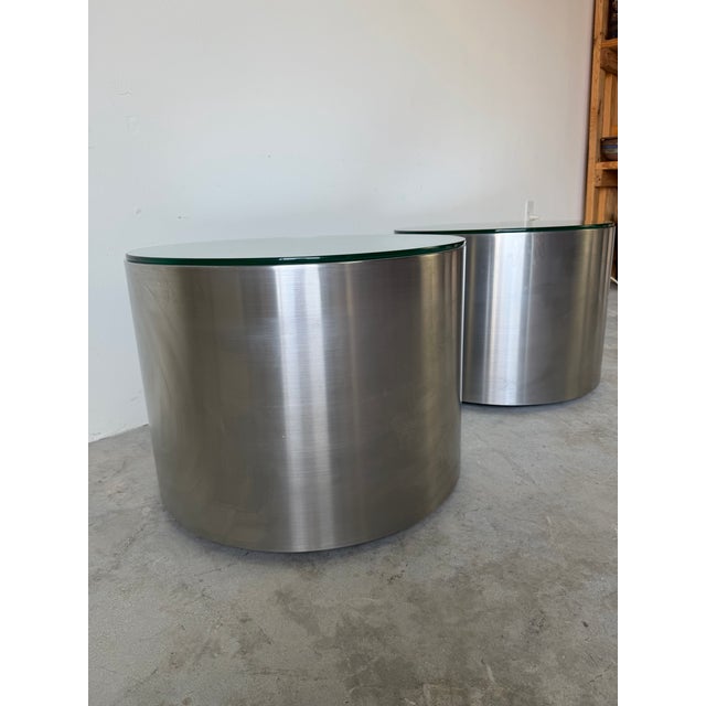 Vintage Milo Baughman Style Brushed Stainless Steel Drum Side Tables With Glass Tops – Pair For Sale In Miami - Image 6 of 12