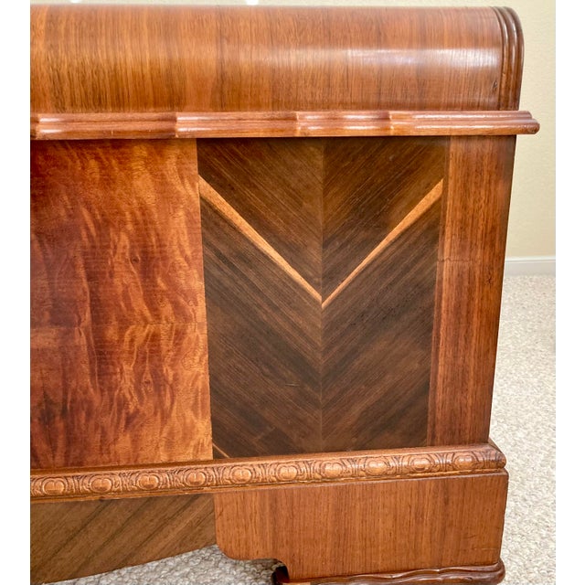 Wood 1940s Roos Sweetheart Cedar Chest Designed by Leo Jiranek for Ed Roos Company For Sale - Image 7 of 12