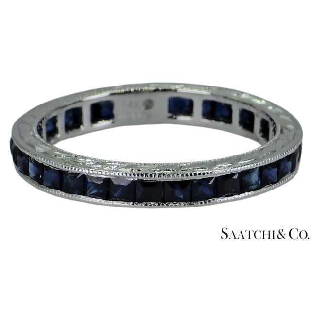 Contemporary Vintage 14k White Gold Ring: 1.65 Ct Natural Sapphire, Elegant Design, Size 6.5 For Sale - Image 3 of 10
