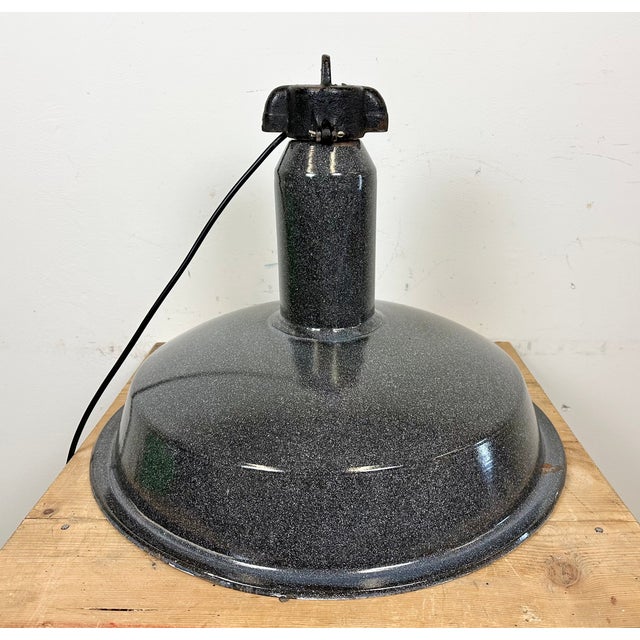 Large Industrial Grey Enamel Factory Lamp with Cast Iron Top from Elektrosvit, 1960s For Sale - Image 10 of 18