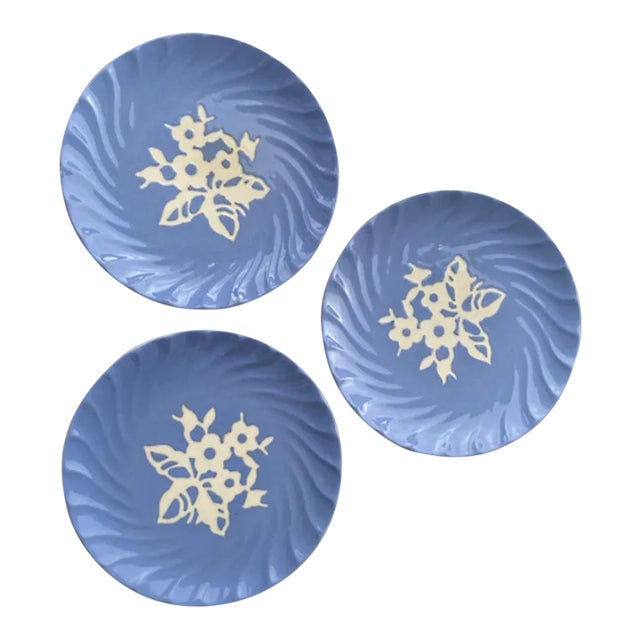 1940s Harker Pottery Tiff Blue Cameoware Coupe Salad Plate Single For Sale