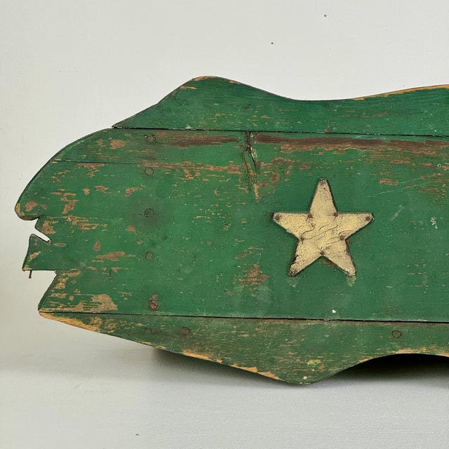A distinctive Folk Art antique Americana wooden planter decorated with 3 white stars. If the story ended there you'd be...