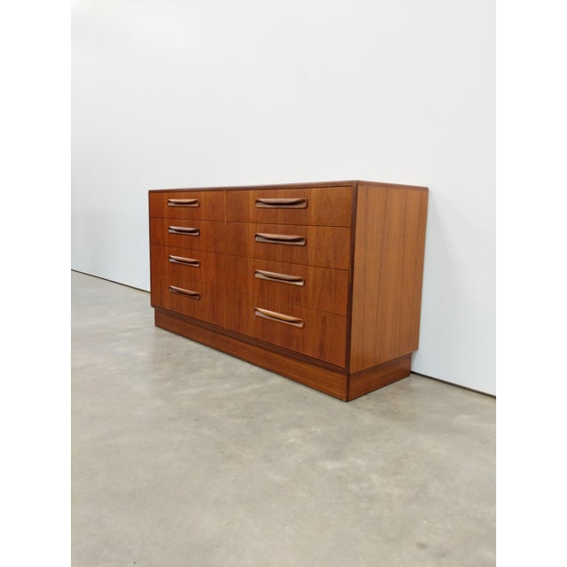 Authentic vintage mid century modern teak dresser / chest of drawers. "Fresco" series designed by Victor B Wilkins for G...