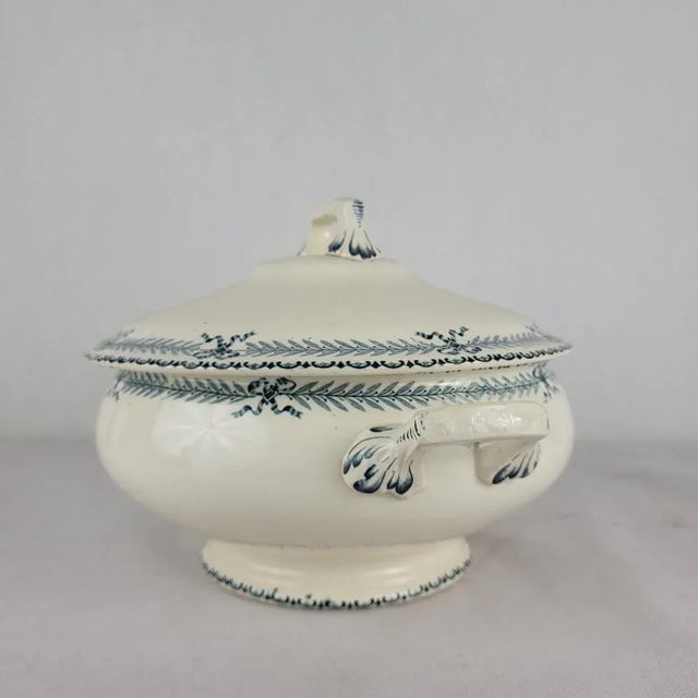 Chinon Tureen in Earthenware by Boulenger Choisy-le-Roi, 1890s For Sale - Image 3 of 13