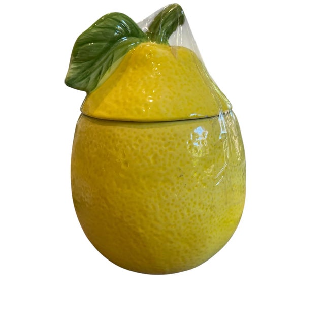 Vintage ceramic lemon canister or cookie jar. Made in china.