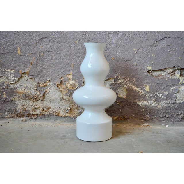 1980s Large Minimalist White Ceramic Vase, 1980s For Sale - Image 5 of 5