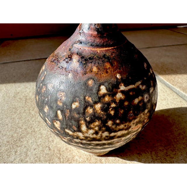 Beige Studio Ceramic Art Single Flower Vase by Gillian Dodds, Australia, 1970s For Sale - Image 8 of 14
