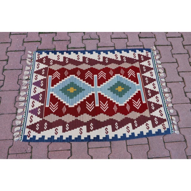 Size: 2.8 x 3.7 ft ( 85 x 112 cm) 33 x 44 inches Color: Blue, Red, White, Green, Brown, Yellow, Navy Blue, Beige Material:...