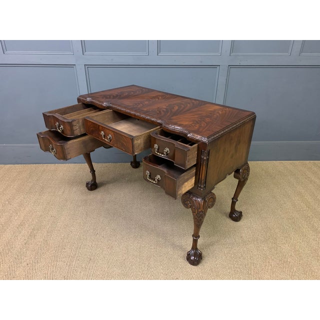 Brown Chippendale Style Writing Desk in Flame Mahogany, 1920 For Sale - Image 8 of 11