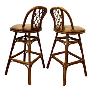 1970s Pair of Vintage Rattan Swivel Barstools in the Style of Ficks Reed For Sale
