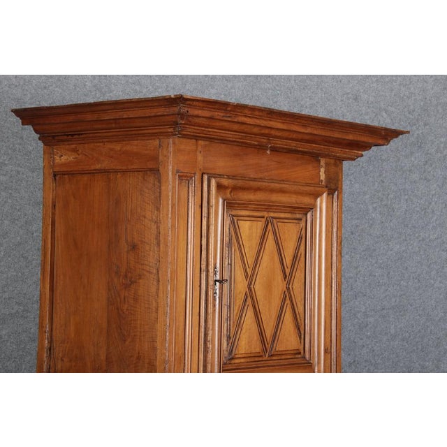 Baroque Narrow Cabinet in Walnut, France, 1700s For Sale - Image 18 of 18