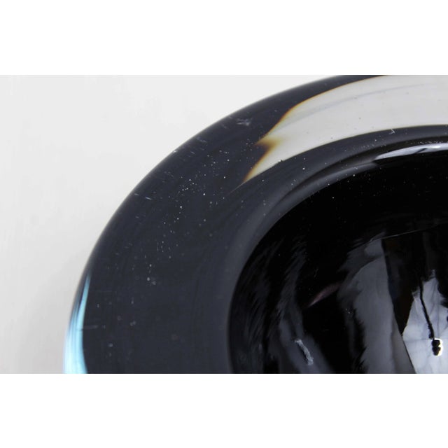 Black Glass Atoll Bowl by Ann Ehrner by Kosta Boda, 1980s For Sale - Image 8 of 11