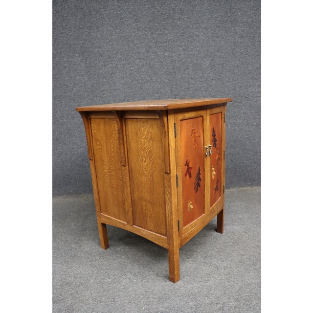 Mission Arts & Crafts Style Quarter-Sawn Oak Media Cabinet With Emile Gallé Inspired Marquetry Inlay For Sale In Philadelphia - Image 6 of 15