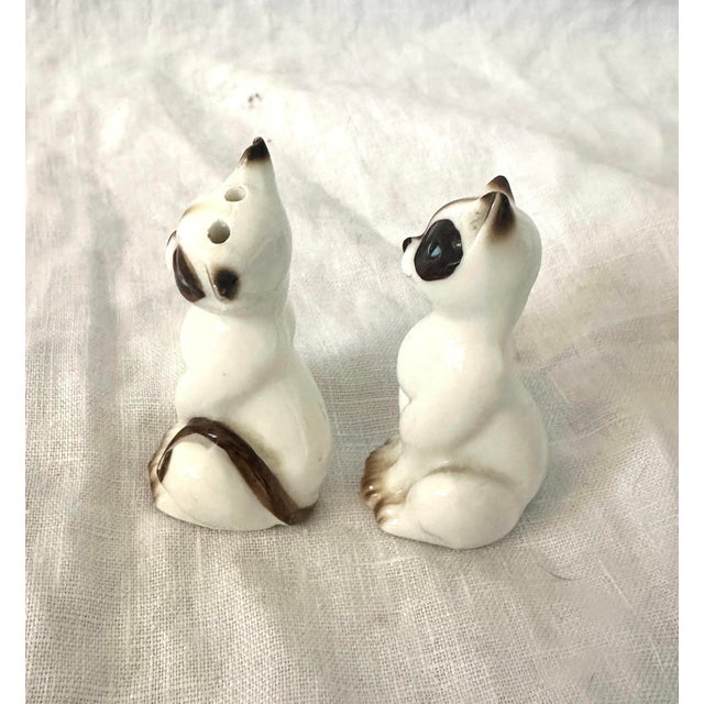 Mid-Century Modern Vintage Siamese Cat Salt & Pepper Shakers-a Pair For Sale - Image 3 of 5