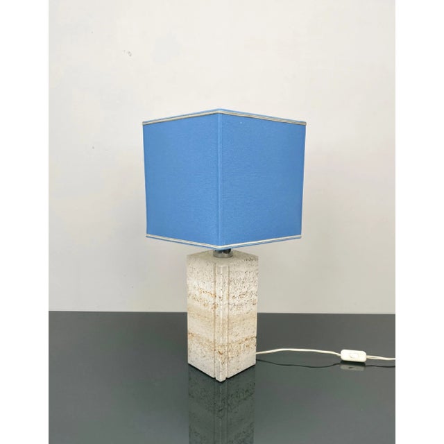 Beautiful table lamp in travertine, chrome and original lampshade in silk by the italian design fratelli mannelli. Made in...