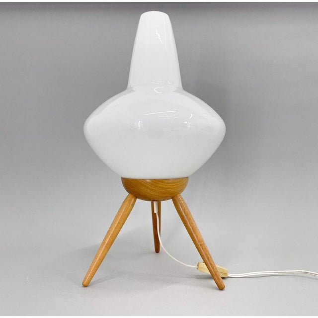 Vintage wooden tripod table or bedside lamp by uluv from former czechoslovakia. Bulb: 1 x e25-e27 bulbs. Us plug adapter...