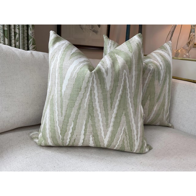 Love this fun pattern from Anna French for Thibaut's Willow Tree Collection. "Highland Peak" in Green is a striking,...