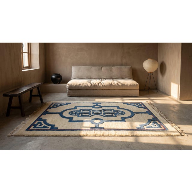 Early 20th Century 1920s Ivoryy Blue Medallion Antique Chinese Art Deco Rug 3' X 5' Handknotted Wool Carpet For Sale - Image 5 of 7