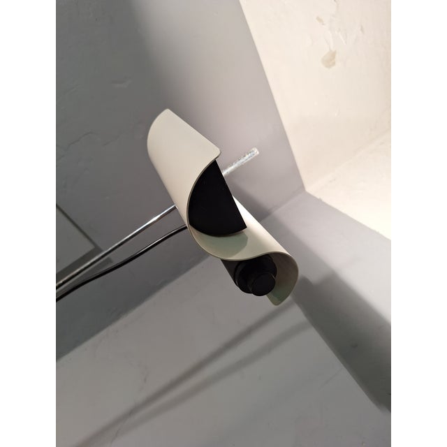 Model DM333 Floor Lamp by Vico Magistretti for Oluce, Milan, Italy, 1970s, in Very Good conditions. Designed 1970 to 1979...