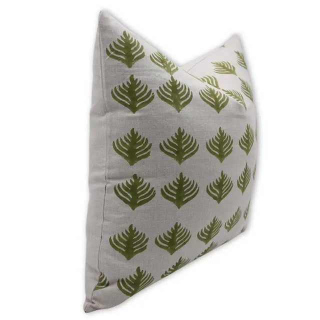 The Pattagobi cushion cover features a distinctive hand block print that celebrates simplicity and structure. Crafted from...
