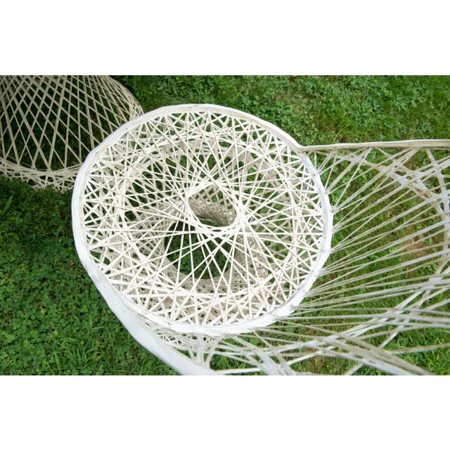 Plastic 1960s Russell Woodard Four Chairs & Round Table of Spun Fiberglass - Set of 5 For Sale - Image 7 of 13