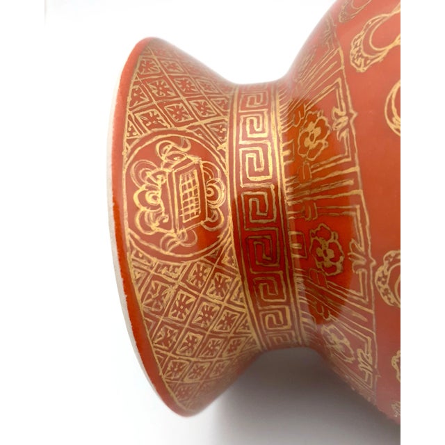 Early 20th Century Chinese Porcelain Fu Bats and Fu Dogs Wine Server For Sale - Image 11 of 13