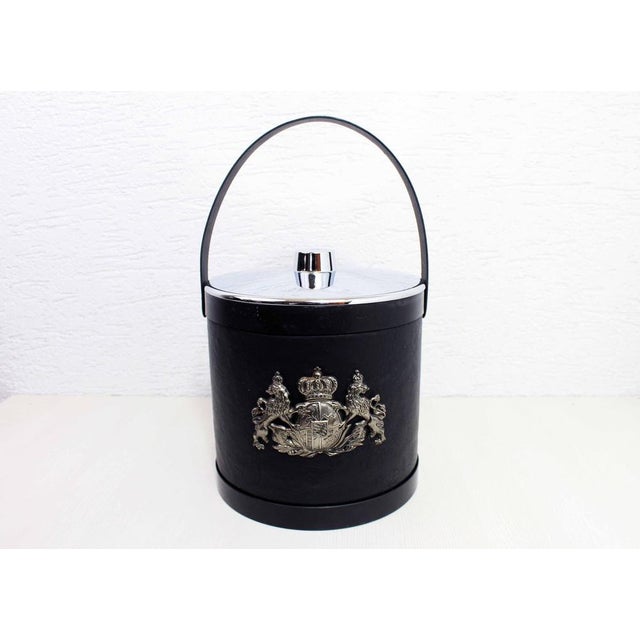 Vintage ice cream bucket in vinyl sheathed. This ice bucket will be an ally of choice for your aperitifs with friends and...