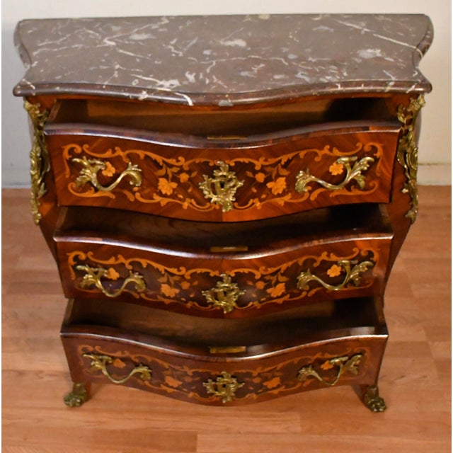 1890 Antique French Louis XV Rosewood Satin Wood Inlaid Marble Top Commode For Sale - Image 4 of 9