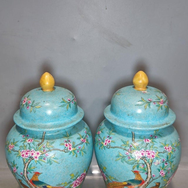 Dimensions: Height 26 cm (10.2") x Diameter 13 cm (5.1") Material: Enameled Porcelain, Wood Lids Style: Chinese,...