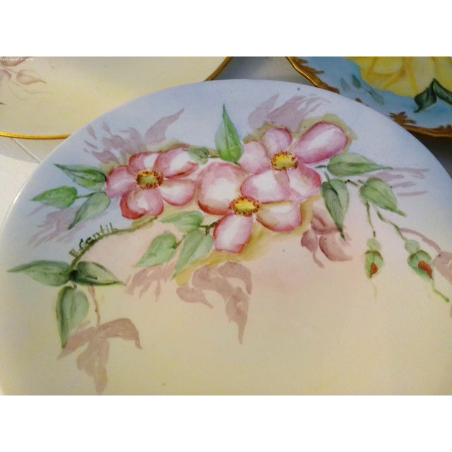 1960s Vintage Hand-Painted Floral Porcelain Plates, Set of 8 For Sale - Image 5 of 7