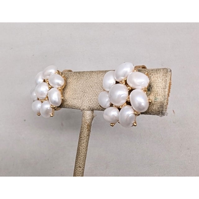 Mid-Century Modern Vintage 1958 Signed Crown Trifari Goldtone Faux-Pearl "Calypso" Clip Earrings-2 Pieces For Sale - Image 3 of 7