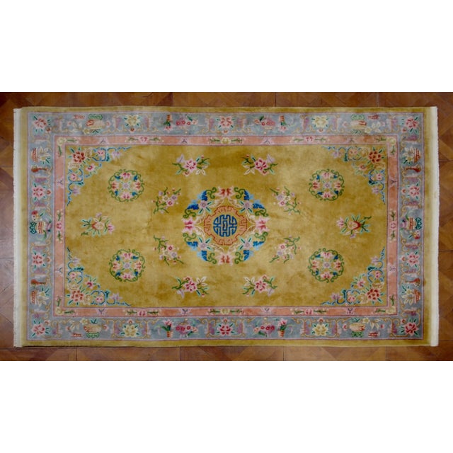 Chinese Golden rug of Happiness - Hand-Knotted Wool rug 283 x 182 cm Hand-knotted Chinese rug in a golden yellow hue with...