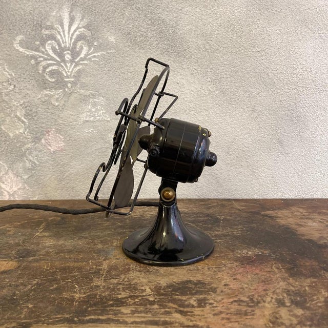 1930s Table Fan with Brass Blades and Iron Frame from Compagnia Generale di Elettricità, 1930s For Sale - Image 5 of 18