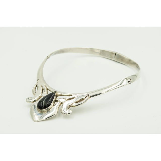 Modern Modernist Taxco Mexican Sterling Silver Collar Necklace by Alicia De La Paz For Sale - Image 3 of 7