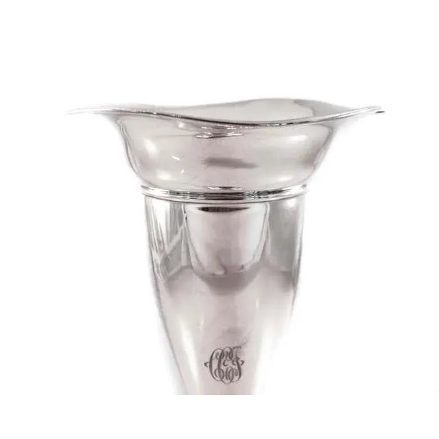 We are delighted to offer this sterling silver vase by J.F. Fradley & Company of New York. Manufactured in the early part...