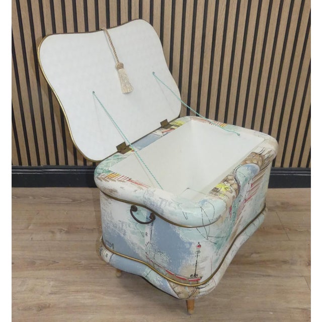 Totally practical little piece of furniture with an absolutely great look! Stylish fifties original! Dream optics!!!...