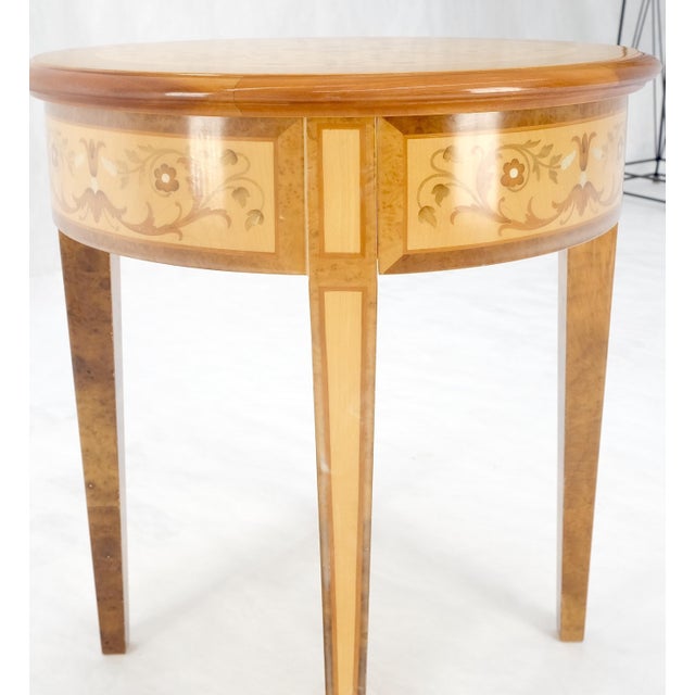 Heritage-Henredon Round 20" in Diameter Inlayed One Drawer Burl Wood Tapered Legs Stand End Table For Sale - Image 4 of 8