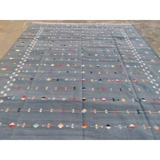 Textile Handmade Cotton Vegetable Dyed Reversible Gray Shooting Star Rug - 6'x9' For Sale - Image 7 of 11