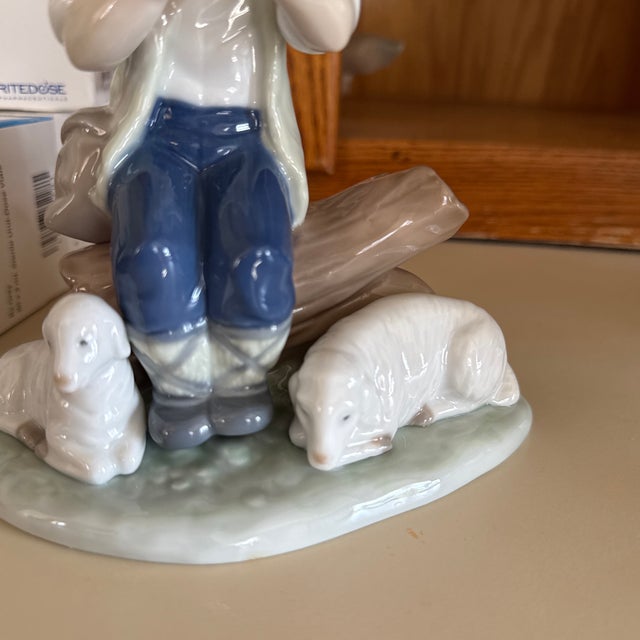 Lladro Nao by Lladro Porcelain Figurine Pastorcillo Flautista 1051 Vintage Spain 1987 For Sale - Image 4 of 8