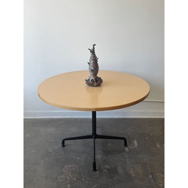 Herman Miller 1980s Eames Herman Miller Aluminum Group Dining Table For Sale - Image 4 of 9