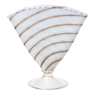 Vintage Murano White Gold Flecks Aventurine Ribbons Italian Art Glass Fan Shaped Flower Vase For Sale