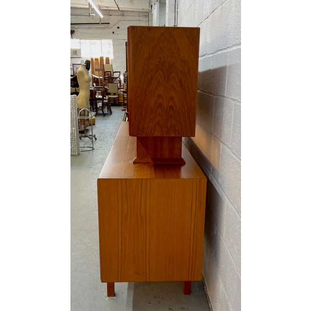 Wood Danish Mid-Century Modern Teak Server W/ Glass Top Hutch For Sale - Image 7 of 18