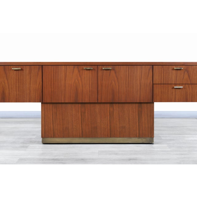 Mid-Century Walnut and Brass Cantilevered Credenza by Myrtle Desk Co., 1970s For Sale - Image 10 of 13