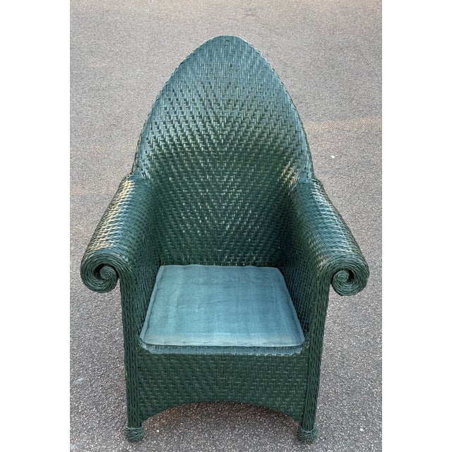 Vintage Green Wicker Style Chair, in Good conditions. Designed 1970 to 1979