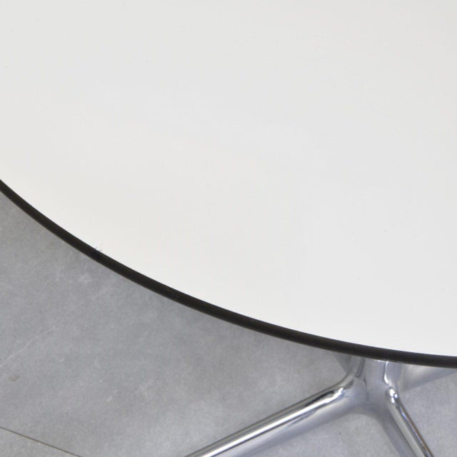 Contract Round Table by Charles and Ray Eames for Vitra, 1980s For Sale - Image 6 of 9