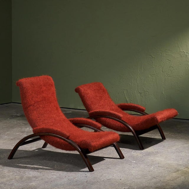Sculptural Reclining Lounge Chairs in Pierre Frey Yeti Fabric, Italy, Set of 2 For Sale - Image 5 of 14